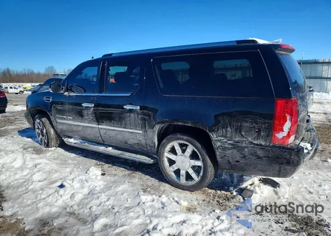 2013 Cadillac Escalade Esv Luxury z USA, uszkodzony, nr VIN 1GYS4HEF6DR282410